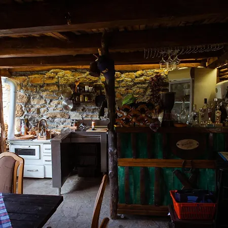 Porodicna Kuca Vitina Iza Lejlighed